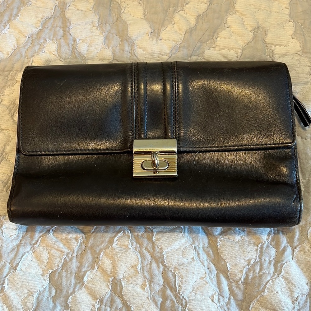 Kenneth Cole wallet. Deep brown/ black. Preppy. Vintage.